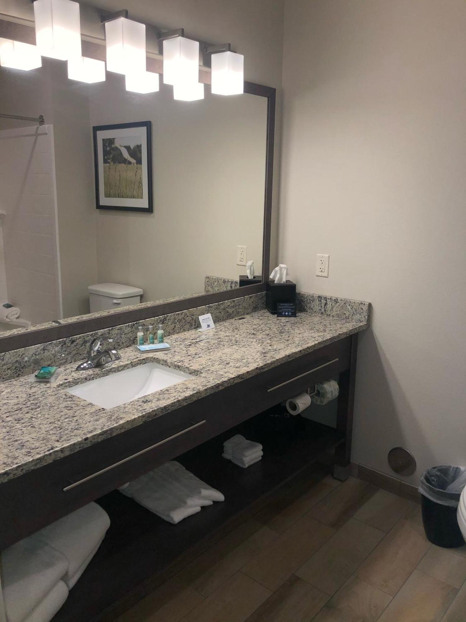 Grandstay Hotel & Suites Rock Valley الغرفة الصورة